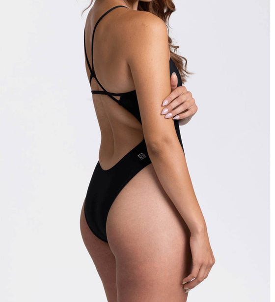 HOLLY HS FEMALE TEAM SUIT